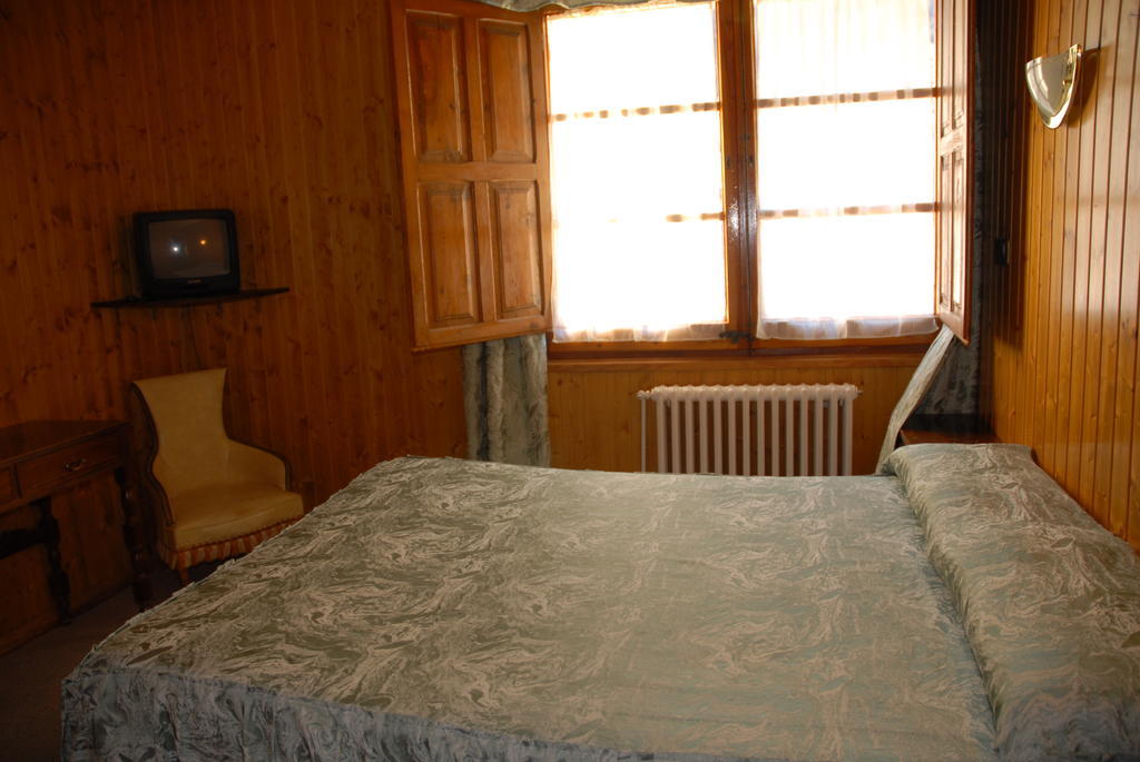 Hotel Europa Les Zewnętrze zdjęcie