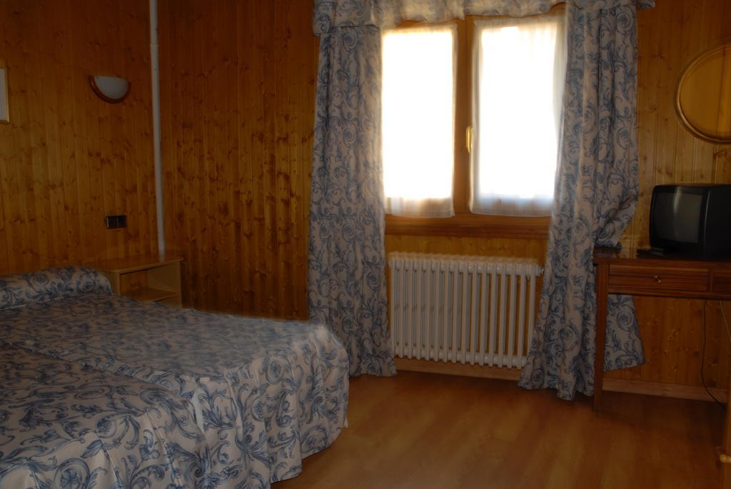 Hotel Europa Les Zewnętrze zdjęcie